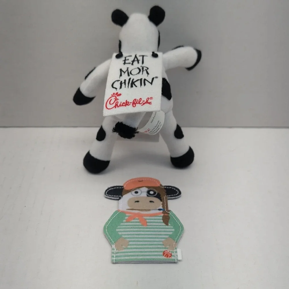 Chick-fil-A Eat Mor Chikin Cow Plush 6 inch and Double Sided Finger Puppet Set